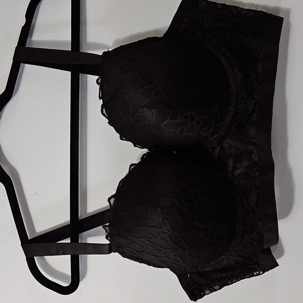 Kiss & Tell Underwire Bone In Sides Padded Elegant Black Lace Bralette Size 44C